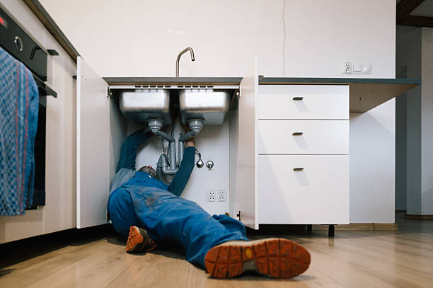 Professional Leak Detection technician working in Colchester, IL